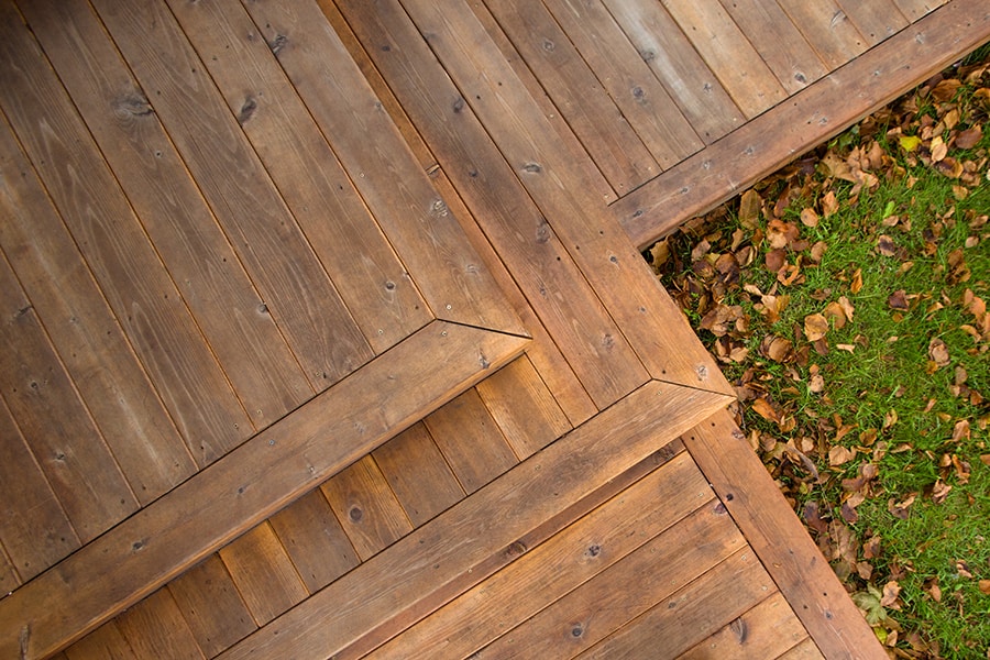 Patio en cèdre - Tout savoir sur les avantages du cèdre rouge